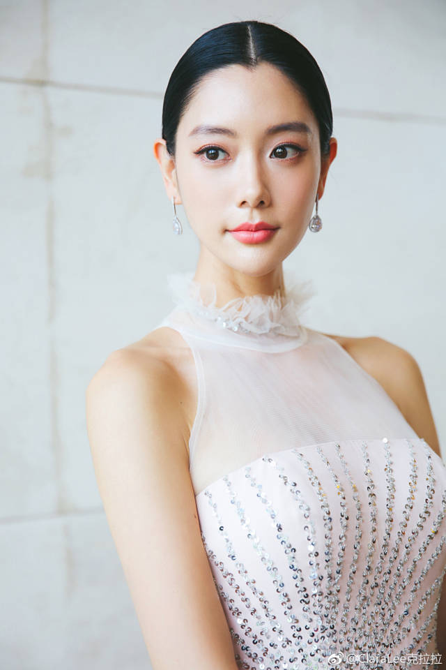 96间房主跳舞 弹壳酒吧